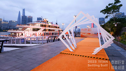 The Power Play: How Microinverters Beat DC Optimizers in Solar Systems The Power Play: How Microinverters Beat DC Optimizers in Solar Systems